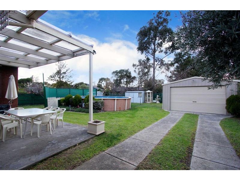 2 Medina Road, Keilor Downs VIC 3038