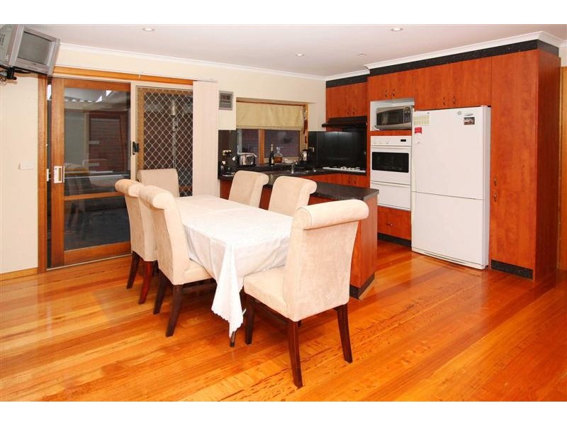 8 Mercer Court, Delahey VIC 3037