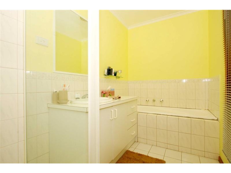 8 Mercer Court, Delahey VIC 3037