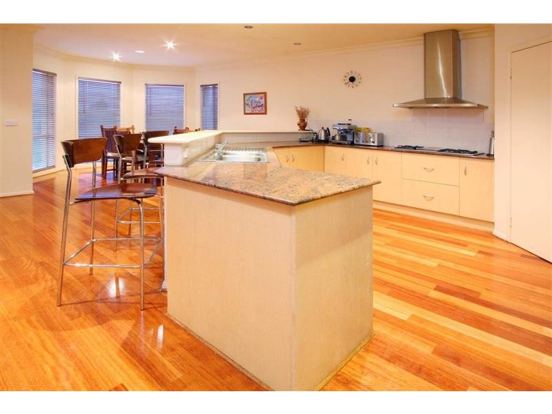 6 Moretti Avenue, Taylors Lakes VIC 3038