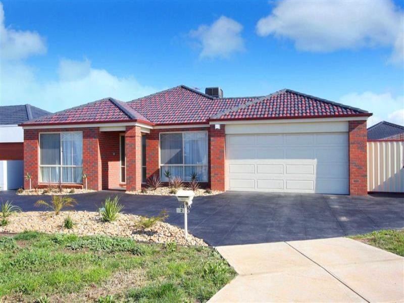 2 Manly Court, Taylors Hill VIC 3037