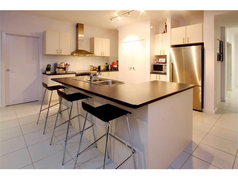 4 Grenadier Grove, Hillside VIC 3037