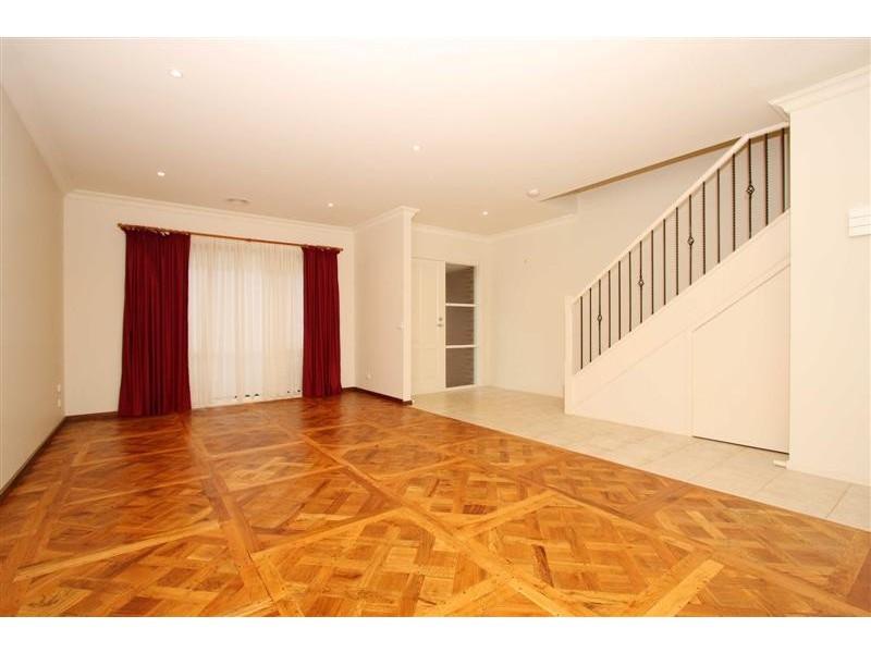 9D Wentworth Drive, Taylors Lakes VIC 3038