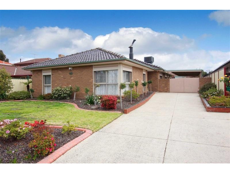 7 Mungana Court, Taylors Lakes VIC 3038