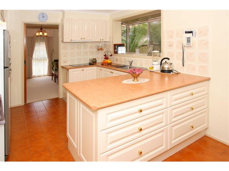 7 Mungana Court, Taylors Lakes VIC 3038