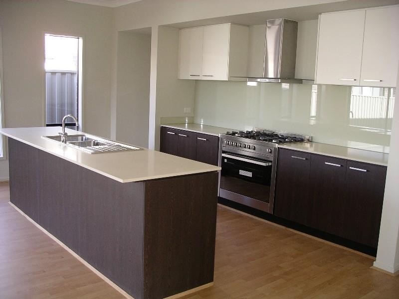 49 Kororoit Approach, Caroline Springs VIC 3023