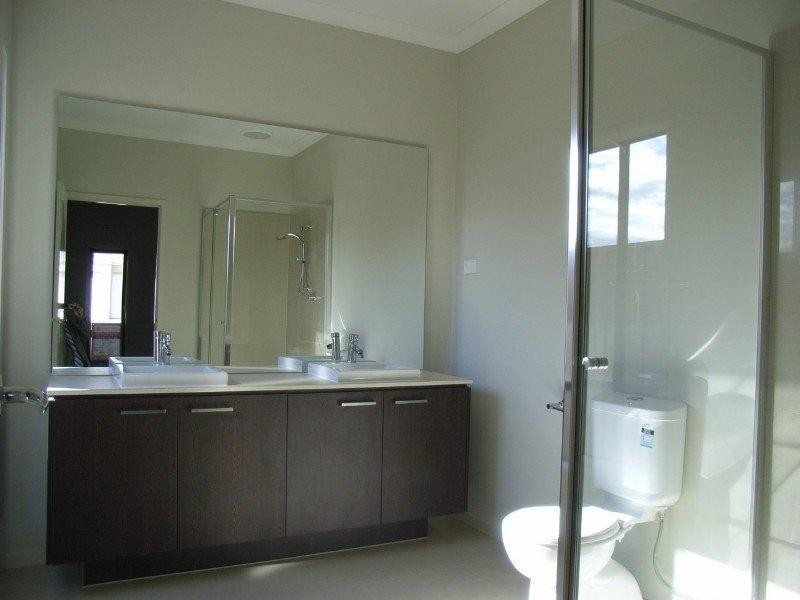 49 Kororoit Approach, Caroline Springs VIC 3023