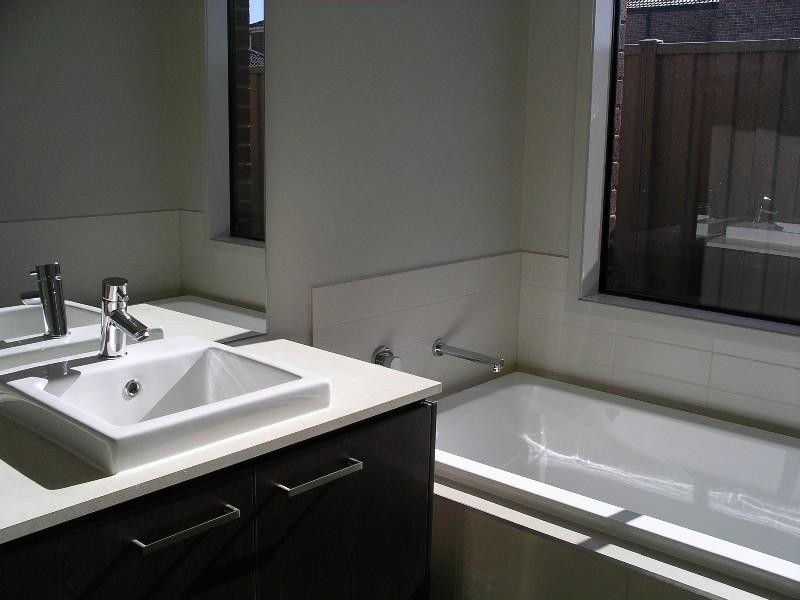 49 Kororoit Approach, Caroline Springs VIC 3023