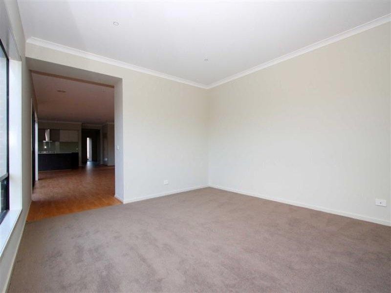 49 Kororoit Approach, Caroline Springs VIC 3023