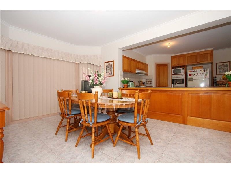 25 Botanic Drive, Hillside VIC 3037