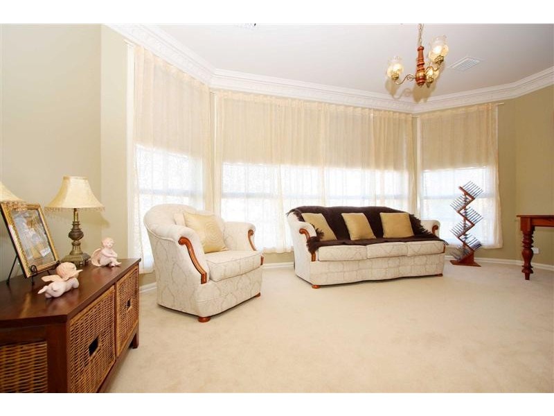 16 Beckwith Court, Taylors Lakes VIC 3038