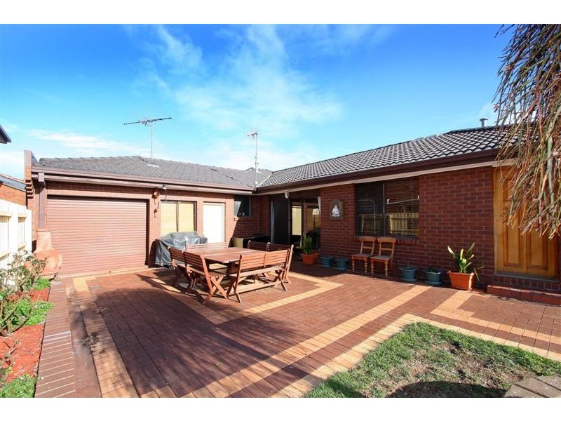 16 Beckwith Court, Taylors Lakes VIC 3038