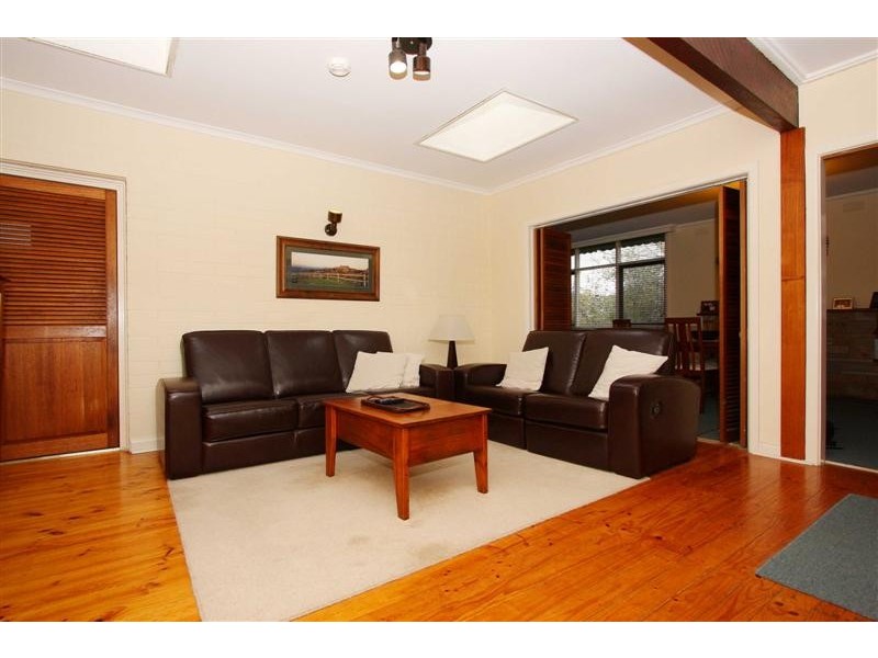 35 Heather Avenue, Keilor East VIC 3033