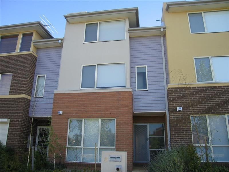 3 Wentworth Drive, Taylors Lakes VIC 3038