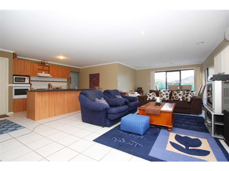 35 Fydler Avenue, Burnside VIC 3023