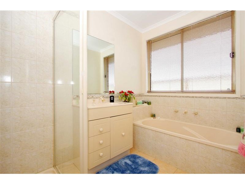 78 Allenby Road, Hillside VIC 3037