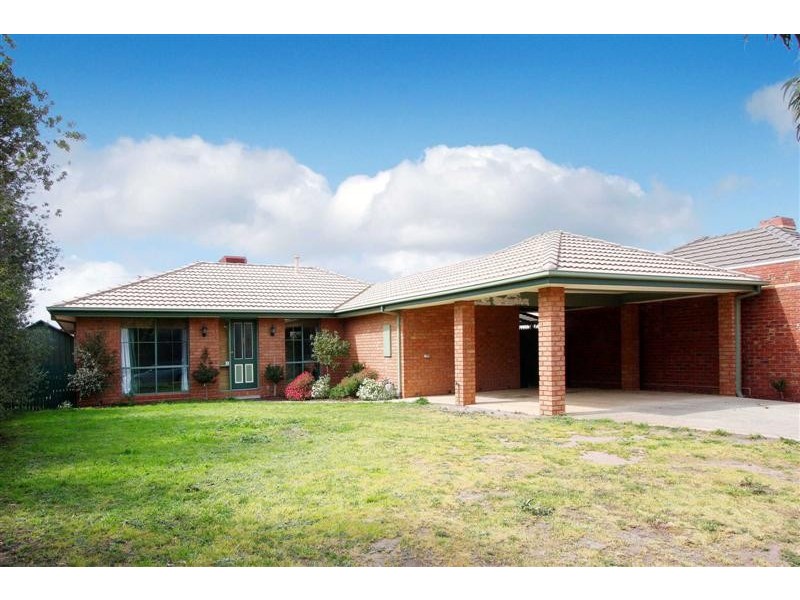 18 Farmhouse Court, Sydenham VIC 3037