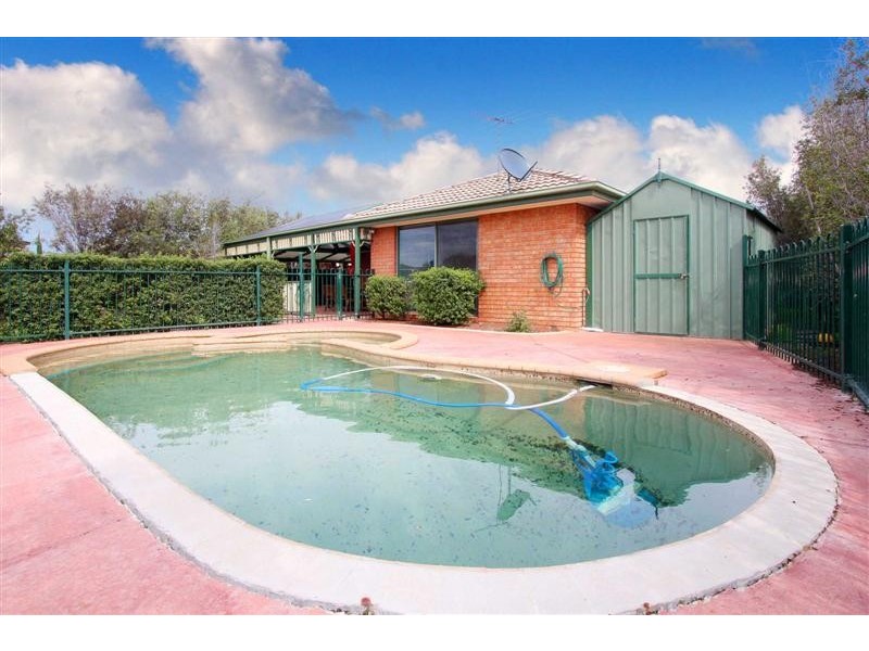 18 Farmhouse Court, Sydenham VIC 3037