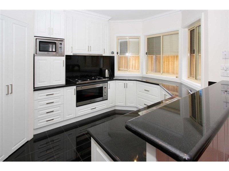 19 Brunswick Place, Taylors Hill VIC 3037