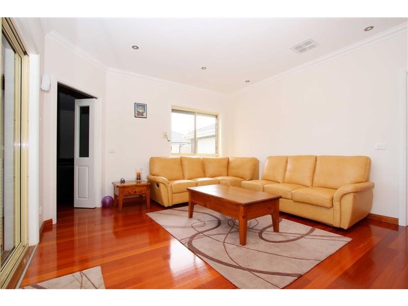 19 Brunswick Place, Taylors Hill VIC 3037