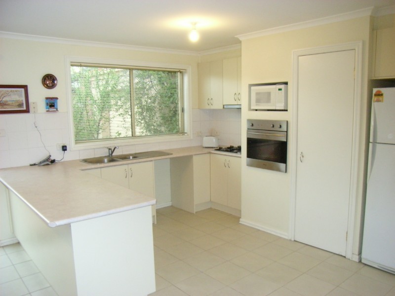 12 Tiffany Place, Sydenham VIC 3037