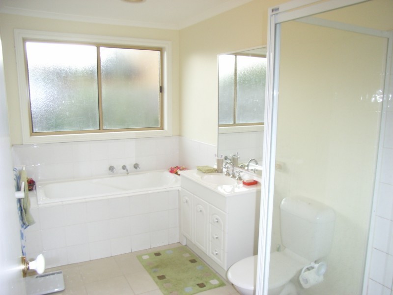 12 Tiffany Place, Sydenham VIC 3037