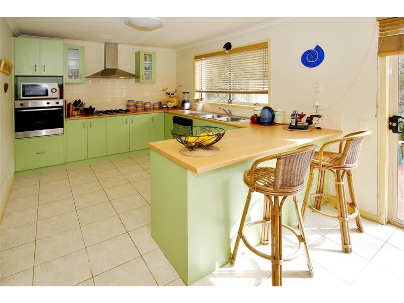 35 Blakeville Drive, Caroline Springs VIC 3023