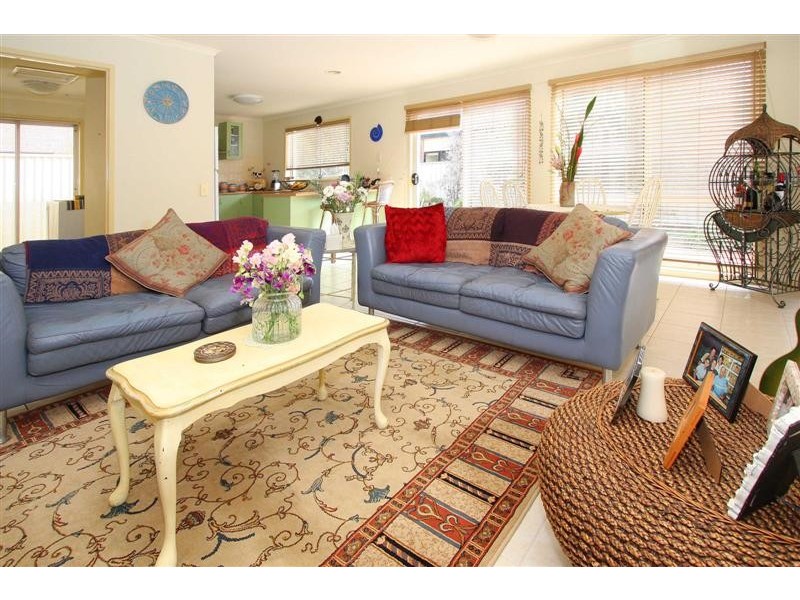 35 Blakeville Drive, Caroline Springs VIC 3023