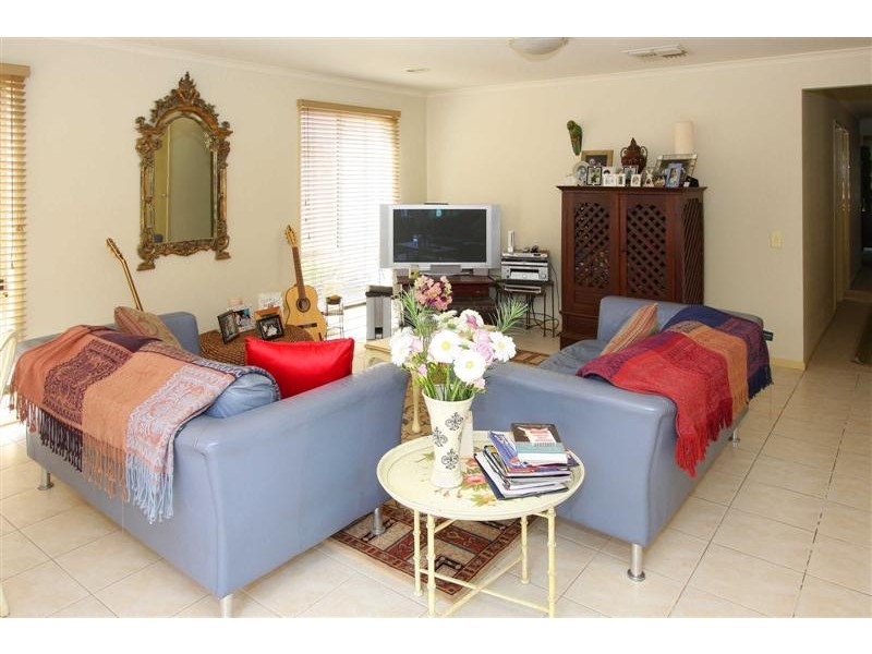 35 Blakeville Drive, Caroline Springs VIC 3023