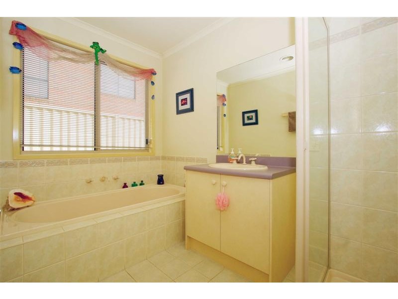 35 Blakeville Drive, Caroline Springs VIC 3023