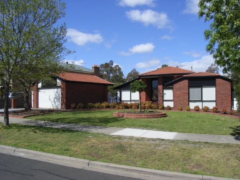 5 Santa Monica Drive, Taylors Lakes VIC 3038