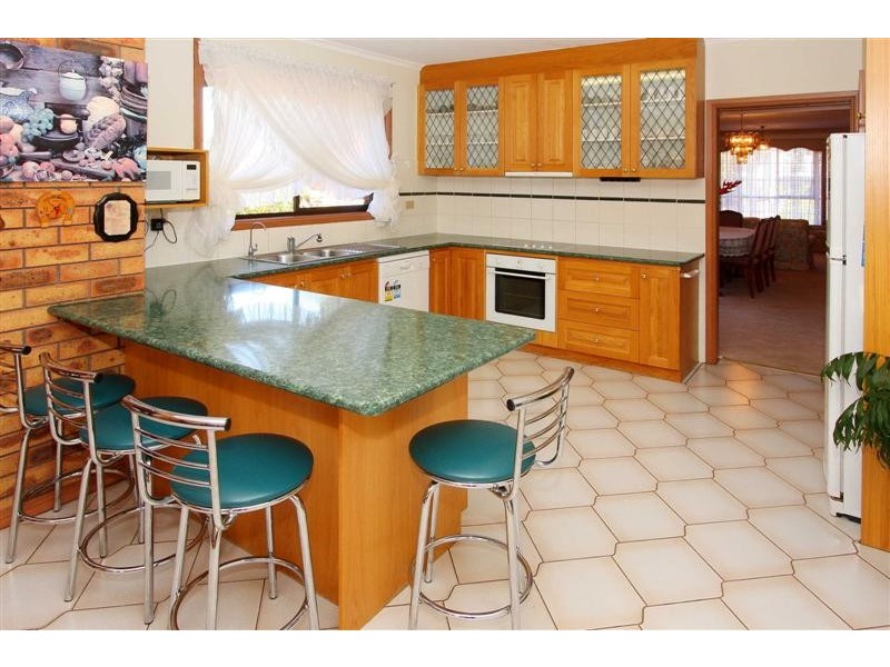 7 Kerang Court, Taylors Lakes VIC 3038