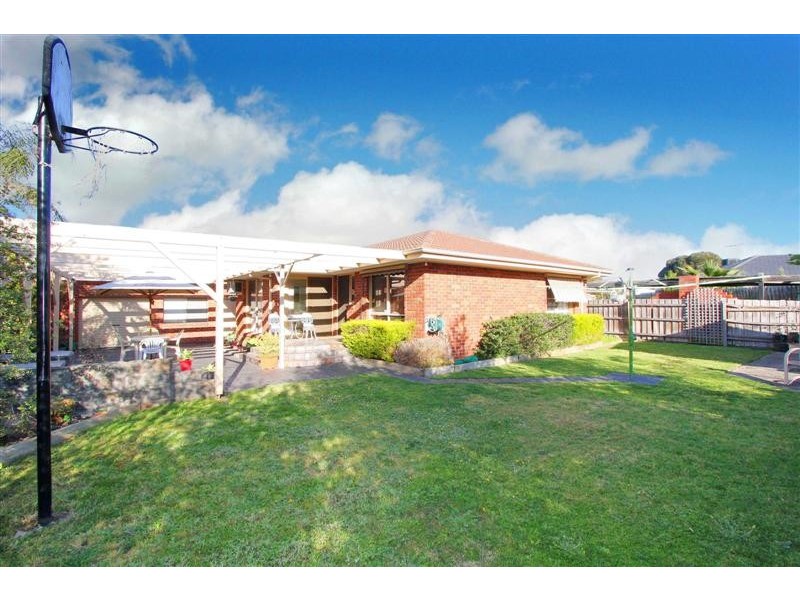 3 Numinbah Court, Taylors Lakes VIC 3038