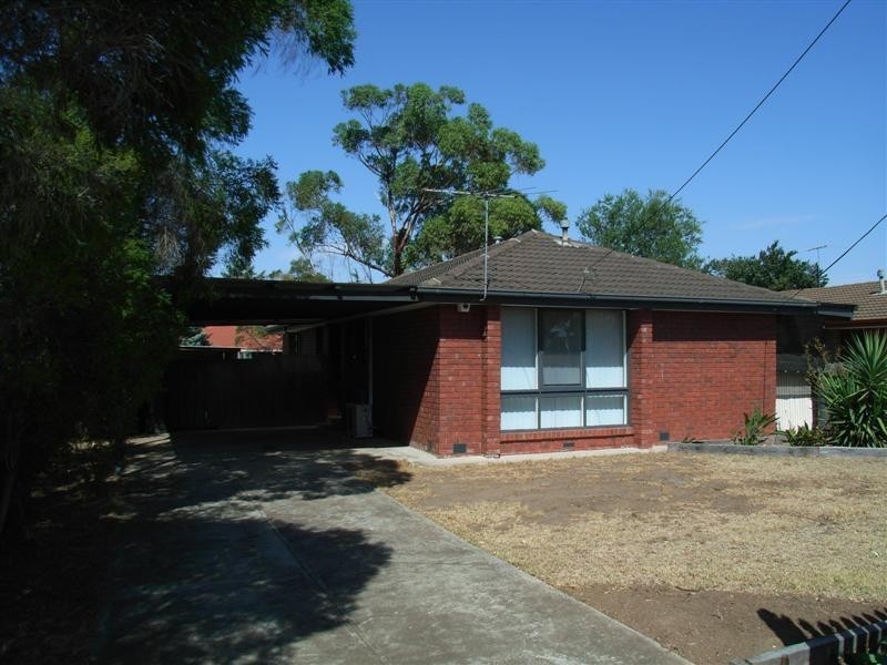 273 Main Rd West, St Albans VIC 3021