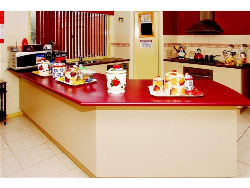 17 Herrington Turn, Caroline Springs VIC 3023