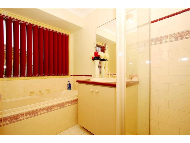 17 Herrington Turn, Caroline Springs VIC 3023