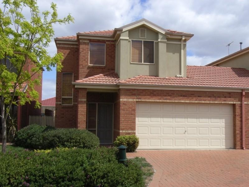 17 The Glades, Taylors Hill VIC 3037