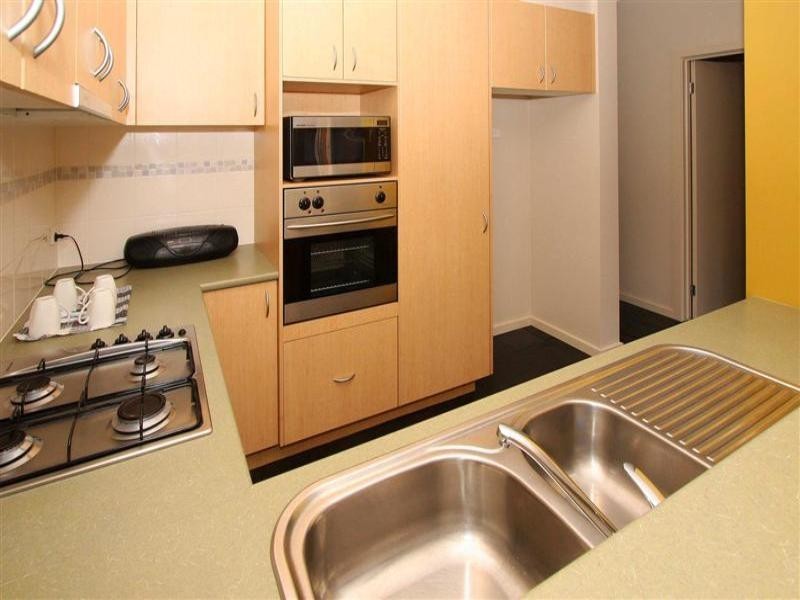 17 The Glades, Taylors Hill VIC 3037