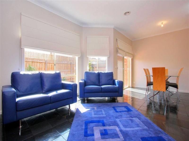 17 The Glades, Taylors Hill VIC 3037