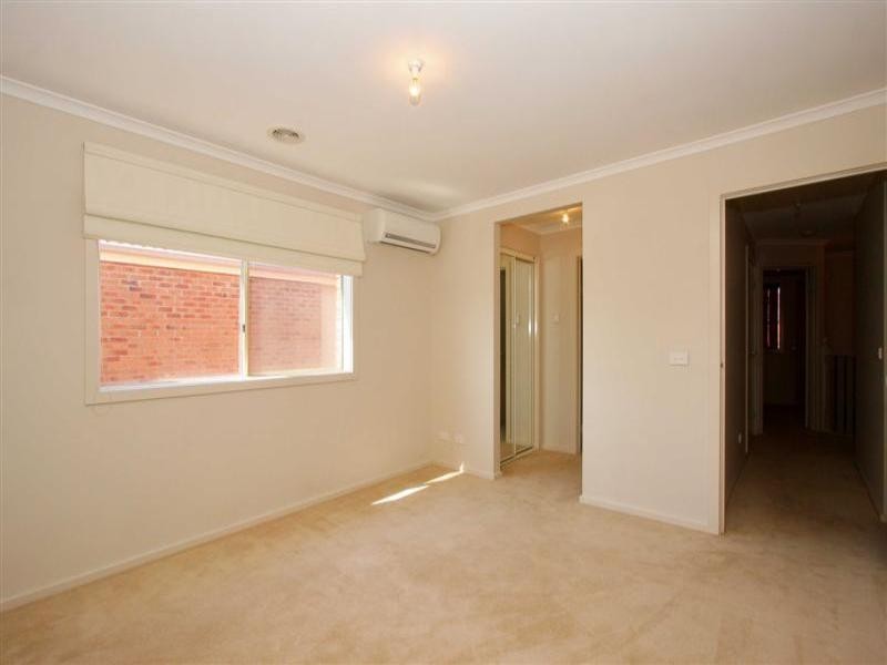 17 The Glades, Taylors Hill VIC 3037