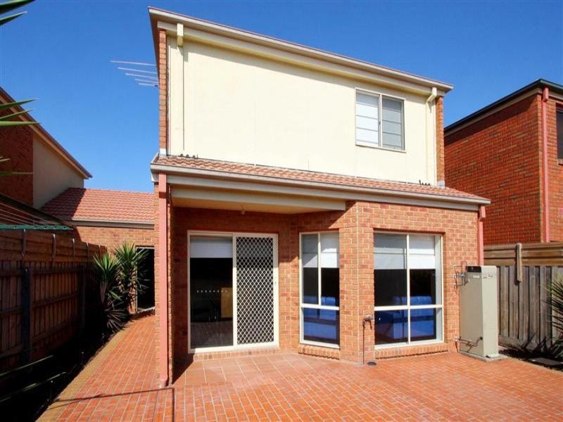 17 The Glades, Taylors Hill VIC 3037