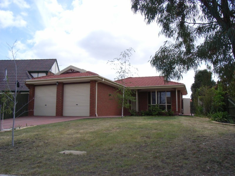 8 Correa Close, Delahey VIC 3037