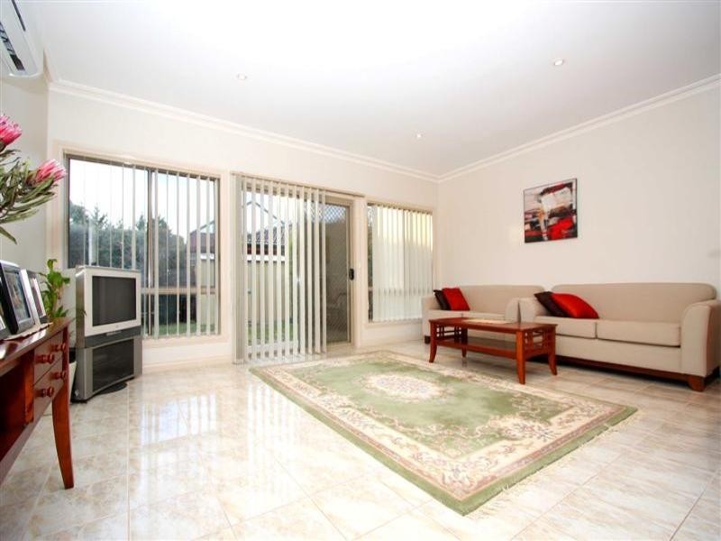 4 Santa Monica Drive, Taylors Lakes VIC 3038