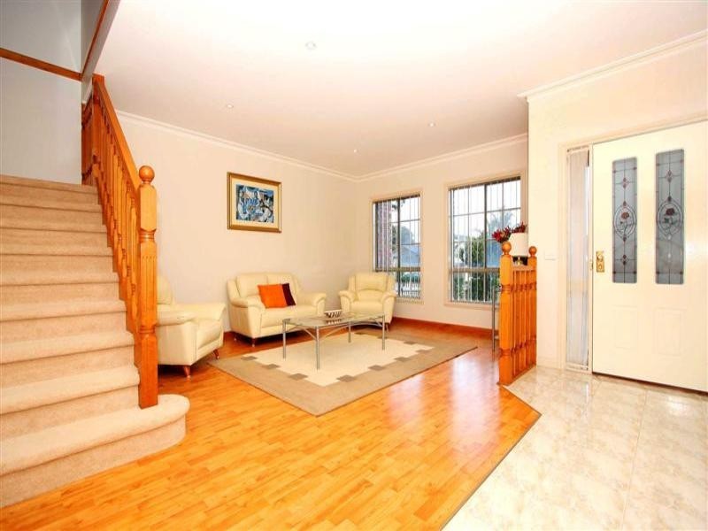 4 Santa Monica Drive, Taylors Lakes VIC 3038