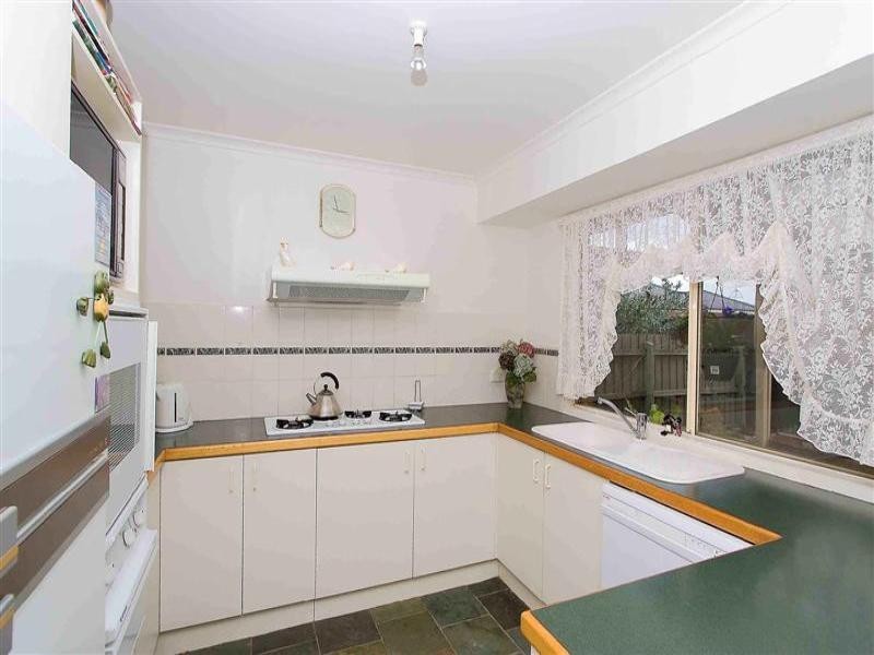 9 Penlow Court, Hillside VIC 3037