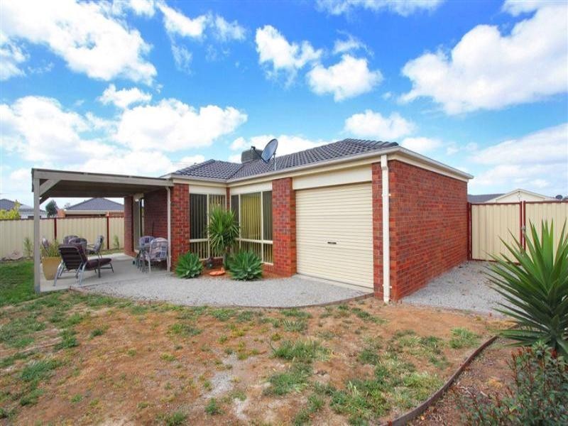 2 Sunrise Drive, Hillside VIC 3037
