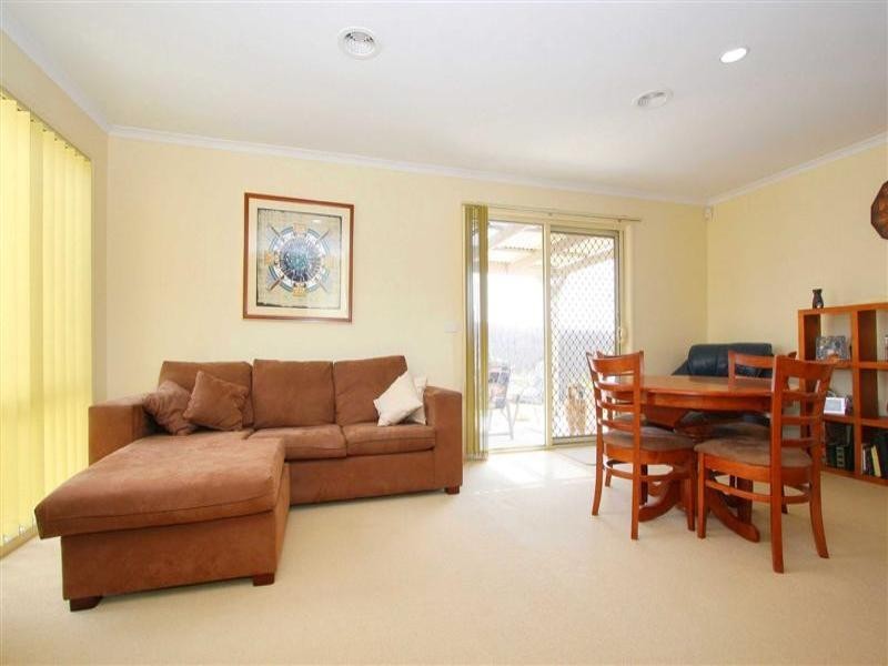 2 Sunrise Drive, Hillside VIC 3037