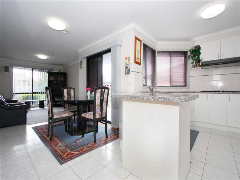 2 Darriwill Close, Delahey VIC 3037