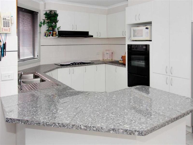 2 Darriwill Close, Delahey VIC 3037