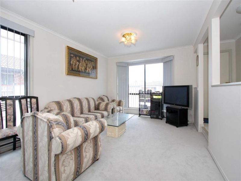 2 Darriwill Close, Delahey VIC 3037